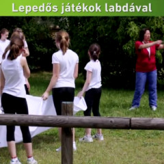 Lepedős játékok labdával videó